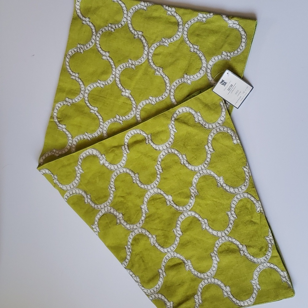 Dress Your Table Dastan New Green Apple Gray Embroidery Table Runner
